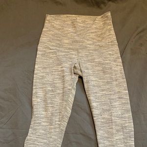 Lululemon Scalloped Cropped Leggings